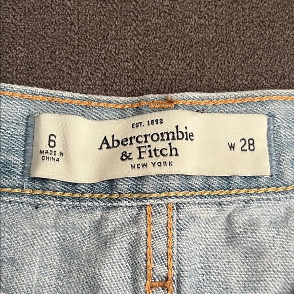 Abercrombie & Fitch Light Blue Denim Shorts used good condition - Picture 2 of 10
